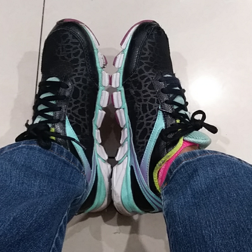 Fila blk and green sneakers used